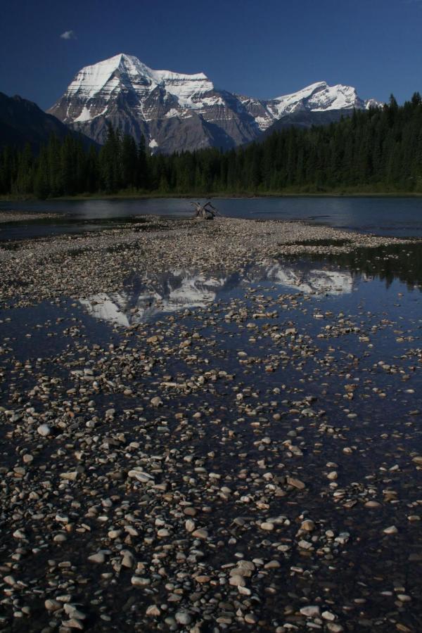 Mount Robson Lodge Экстерьер фото