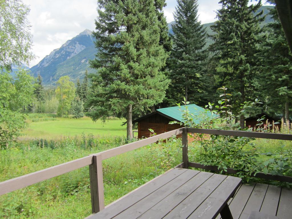 Mount Robson Lodge Экстерьер фото